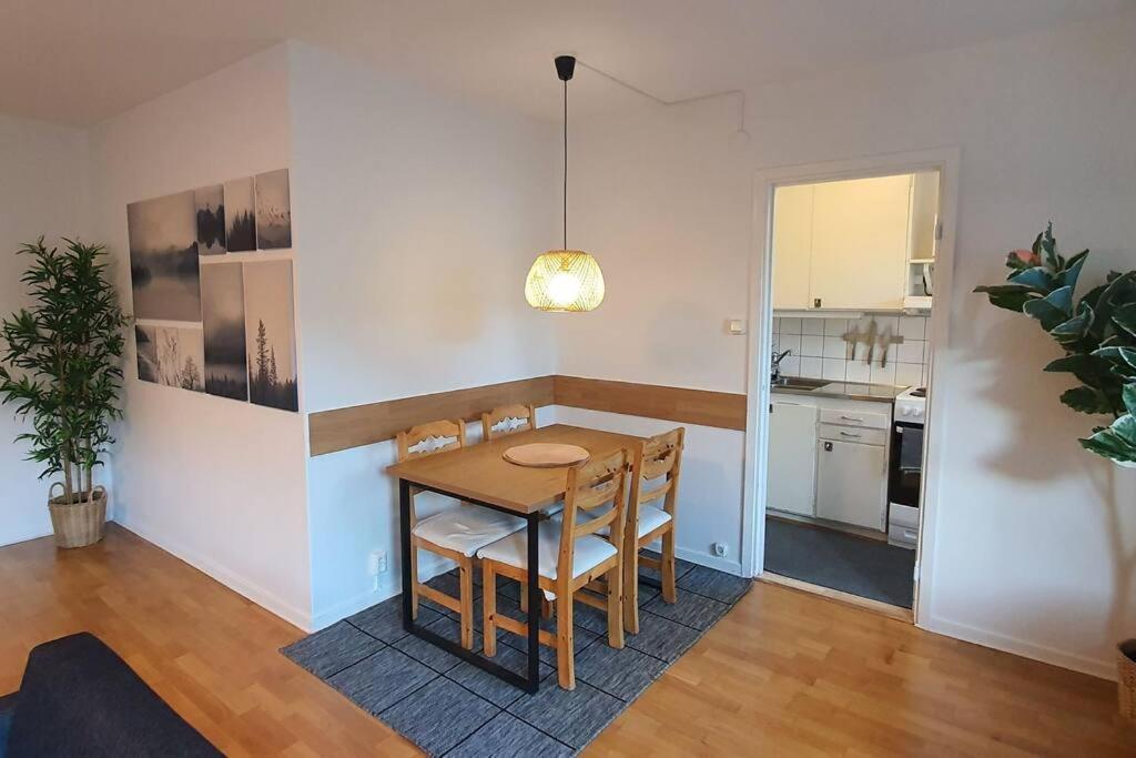 Apartment With Garden Near Metro! Stockholm Exterior photo