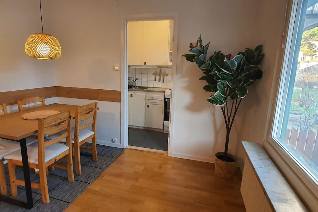 Apartment With Garden Near Metro! Stockholm Exterior photo