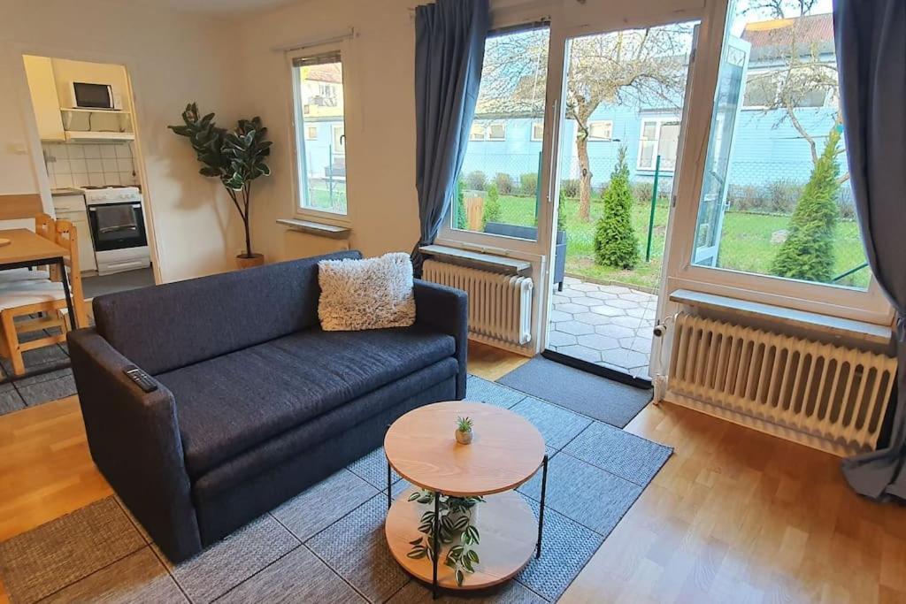 Apartment With Garden Near Metro! Stockholm Exterior photo